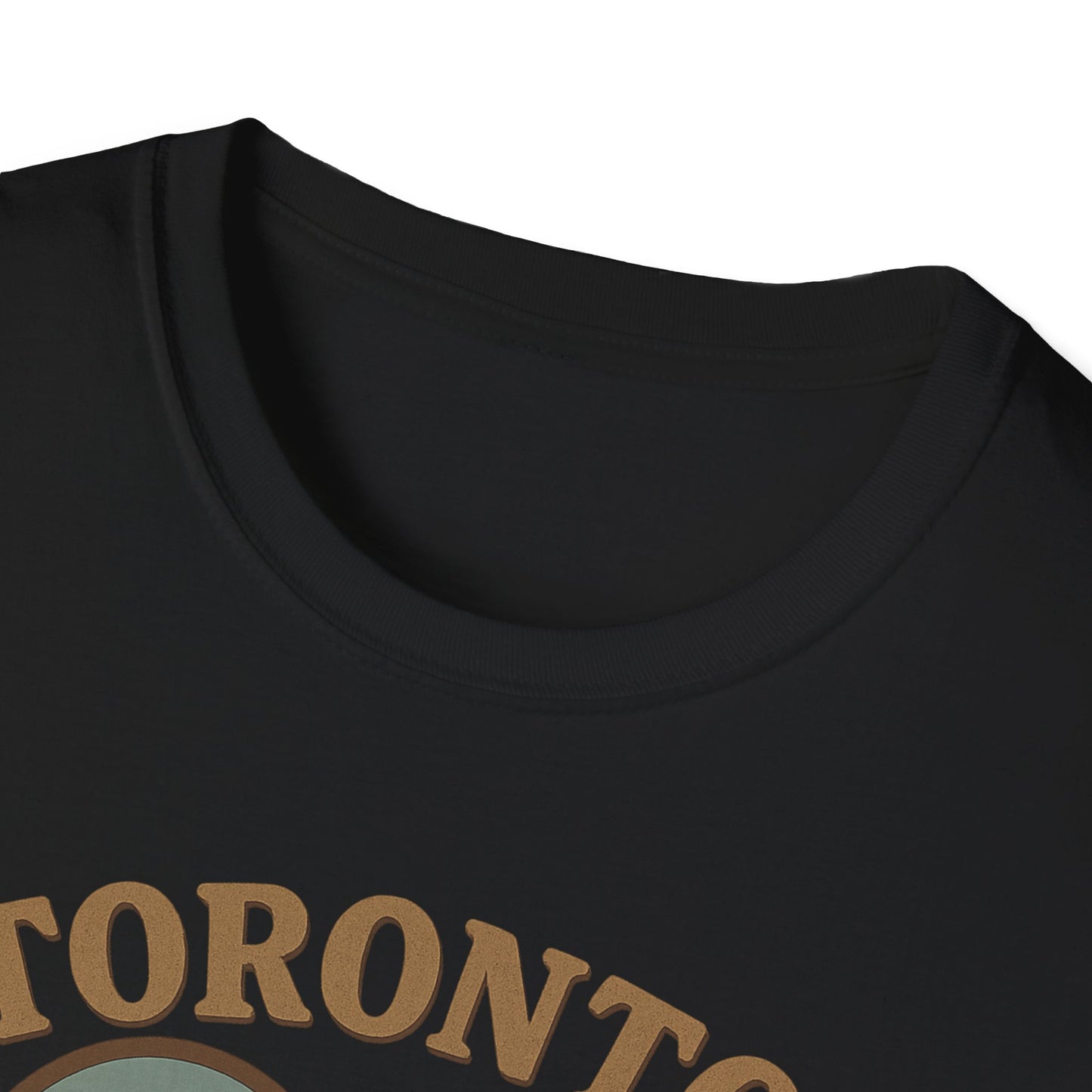 Fall Head Over Heels for Toronto's Skyline on This Unisex Gildan Tee