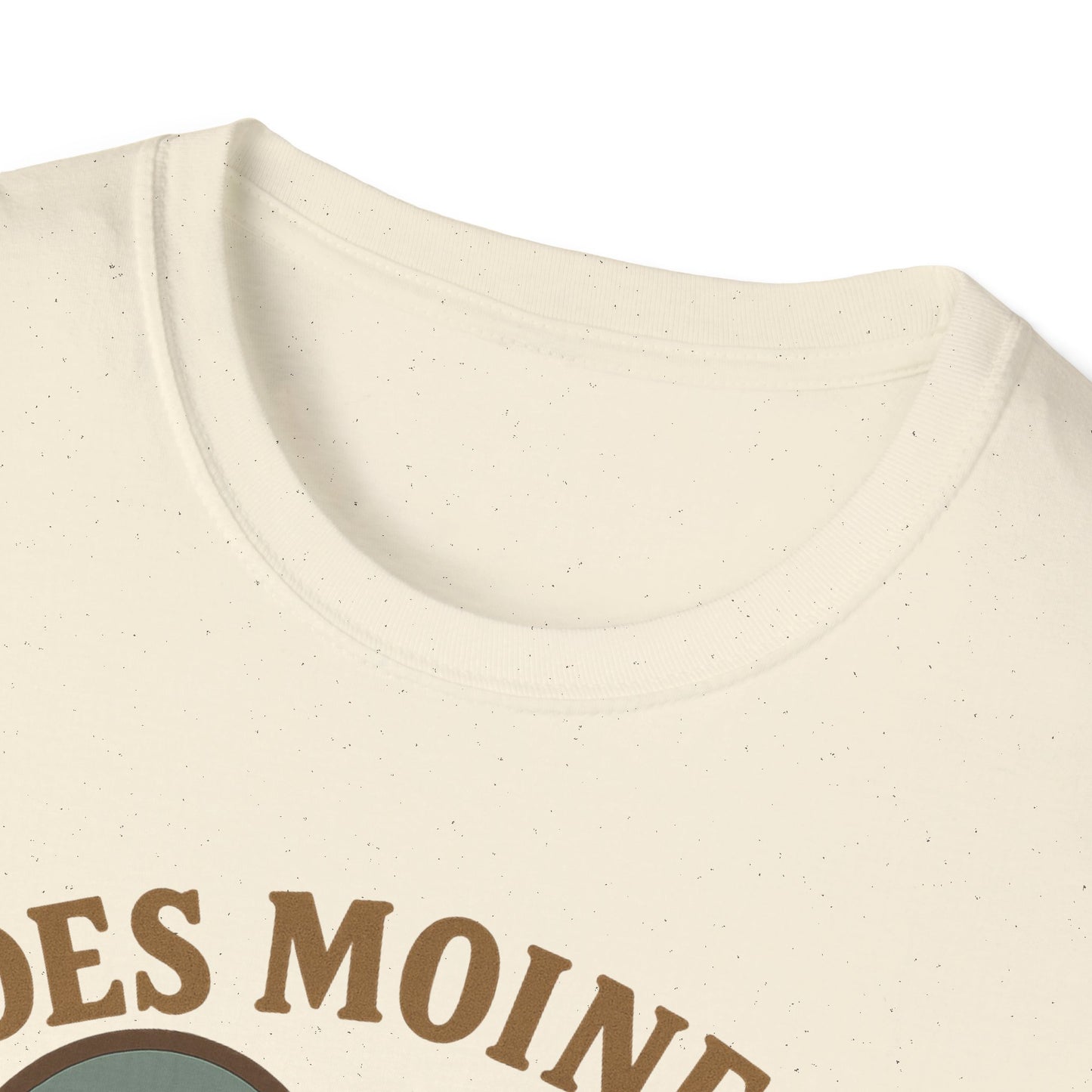 Fall in Love with Des Moines: Unisex Soft Tee Celebrating Iowa's Capital with Heart