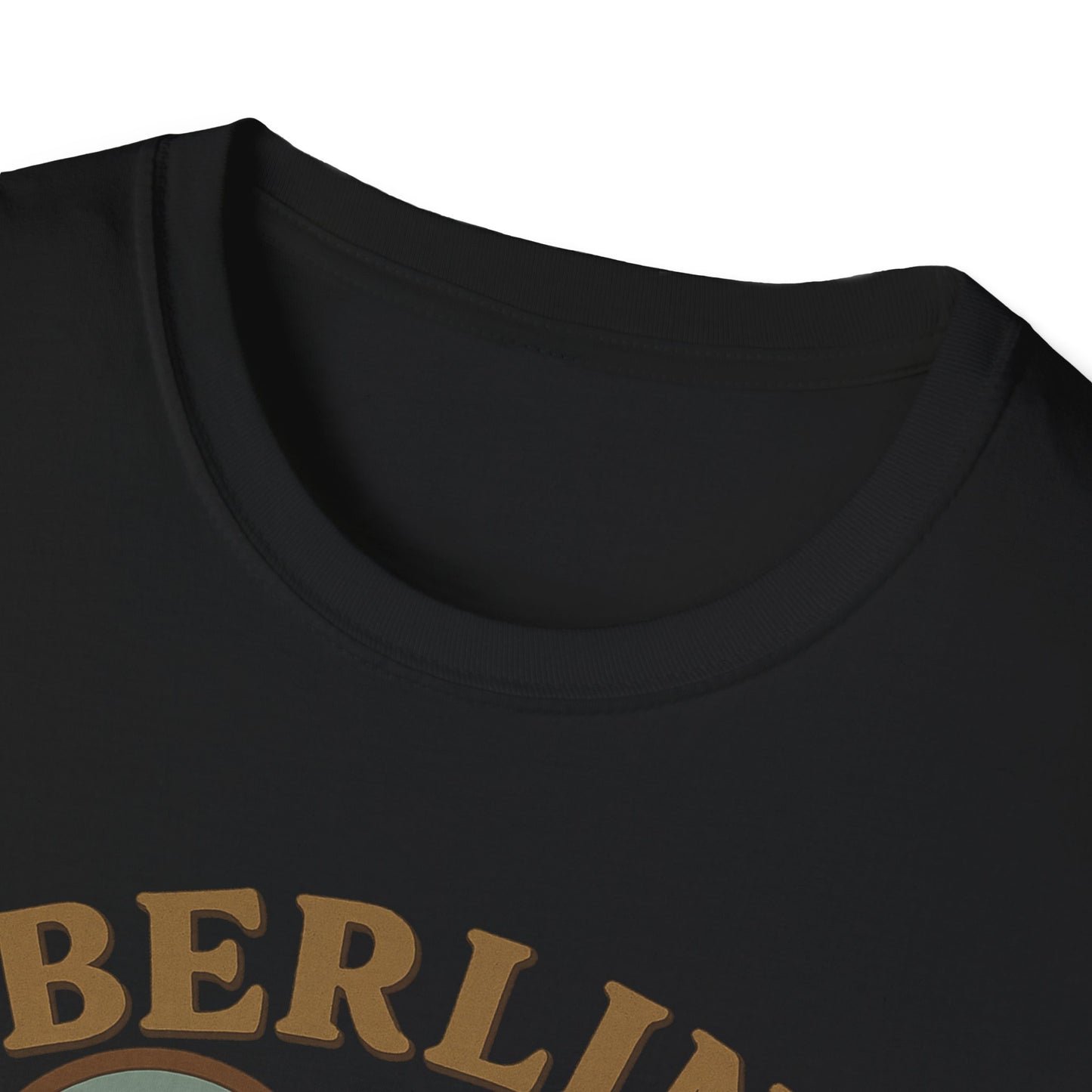 Berlin Love Affair Tee - Unisex Soft and Iconic Berlin Gift Shirt